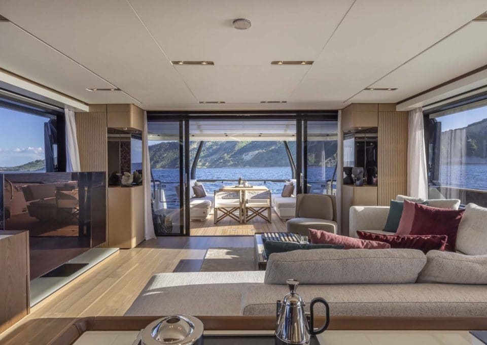 Yacht-charter-MY-EPIC-St-Tropez-French-Riviera-SOF-Cogolin_1