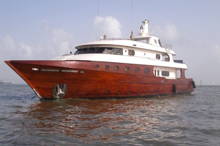 Yacht-charter-M-Y-ASHENA