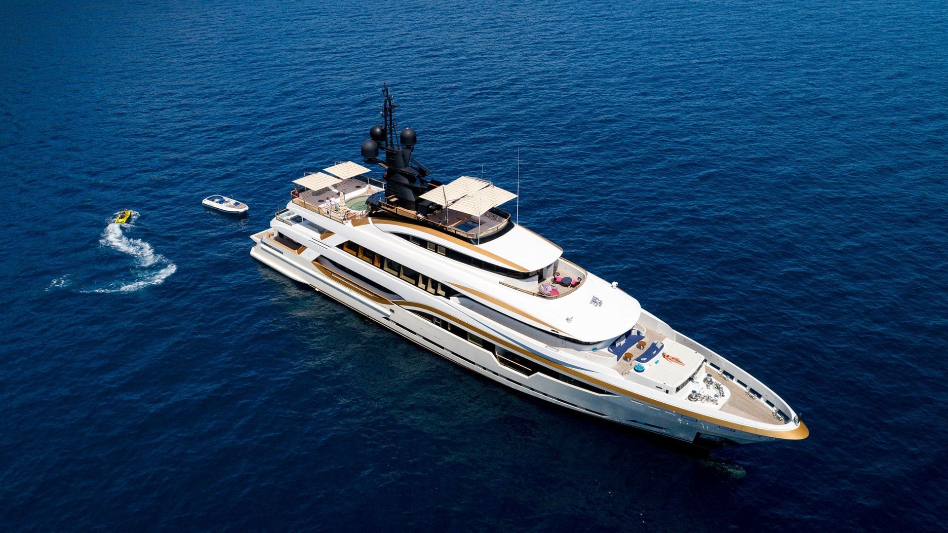 Yacht-charter-M-Y-TAIBA