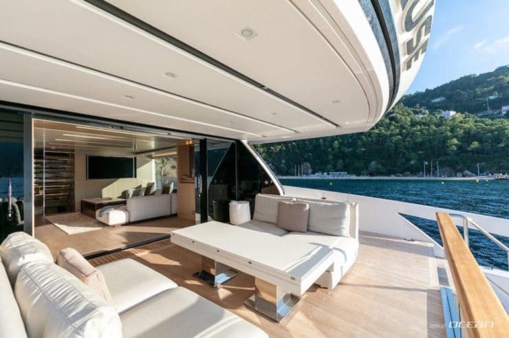 Yacht-charter-M-Y-pause-of-london