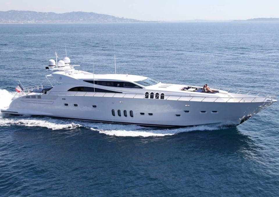 Yacht-charter-M-Y-phoenician