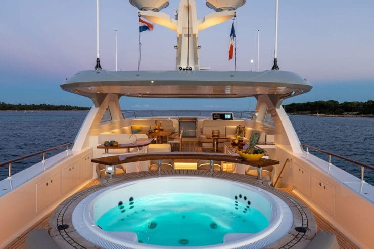 Yacht-charter-M-Y-MANA-I