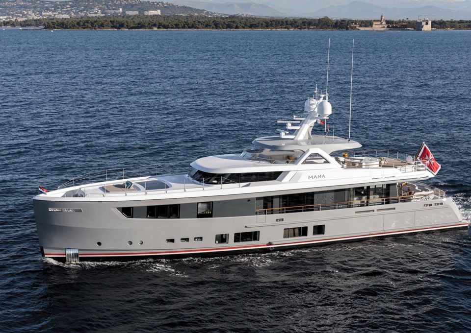 M/Y MANA I | Charter with Arthaud Yachting