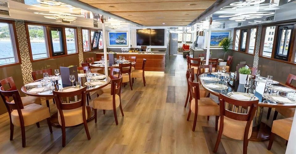 Yacht-charter-MY-queen-eleganza (17)