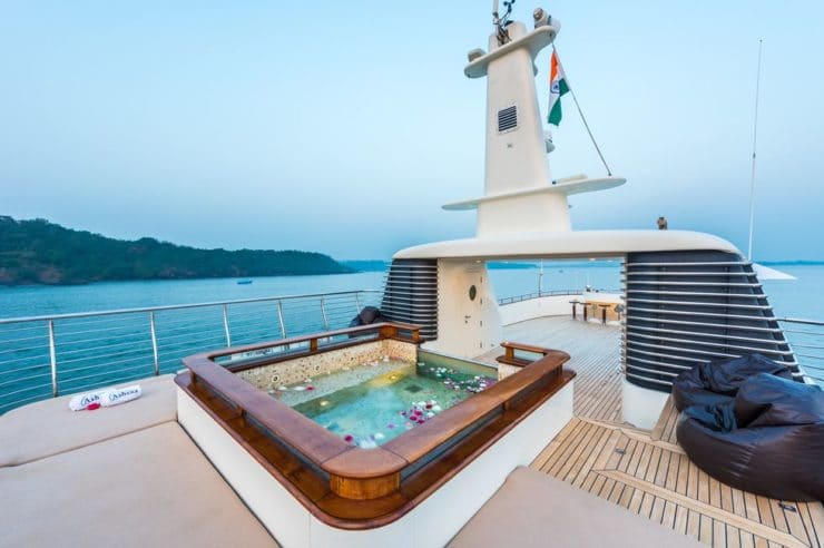 Yacht-charter-M-Y-ASHENA