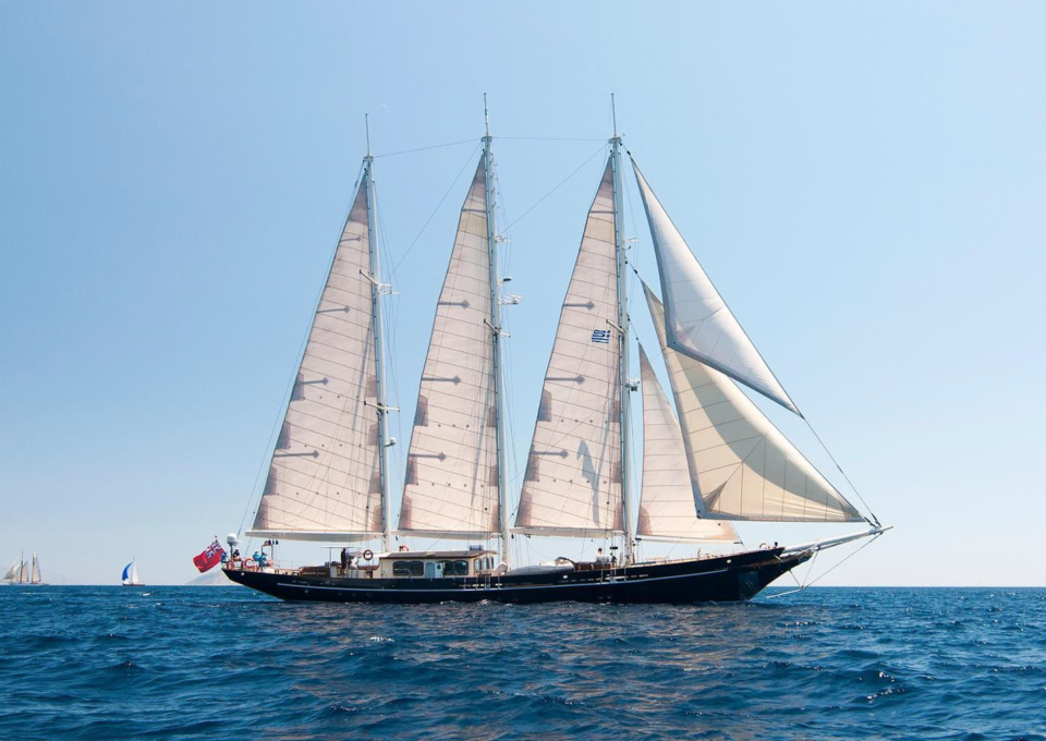 Yacht-charter-SY-MALCOLM-MILLER