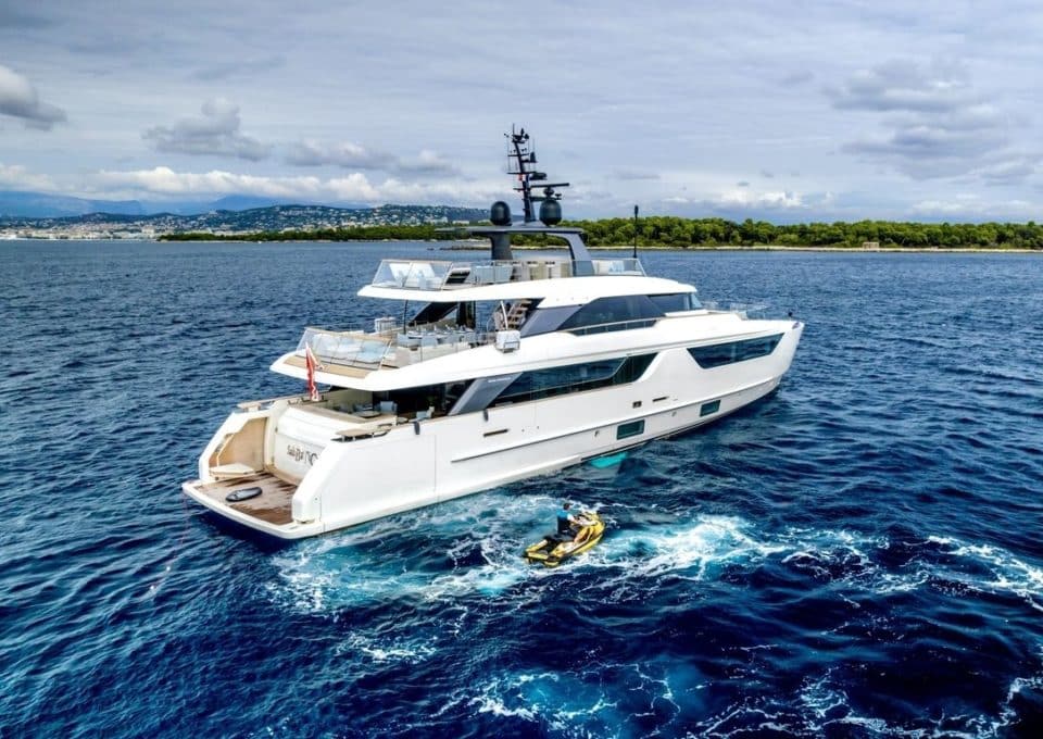 motor-yacht-charter-SABBATICAL