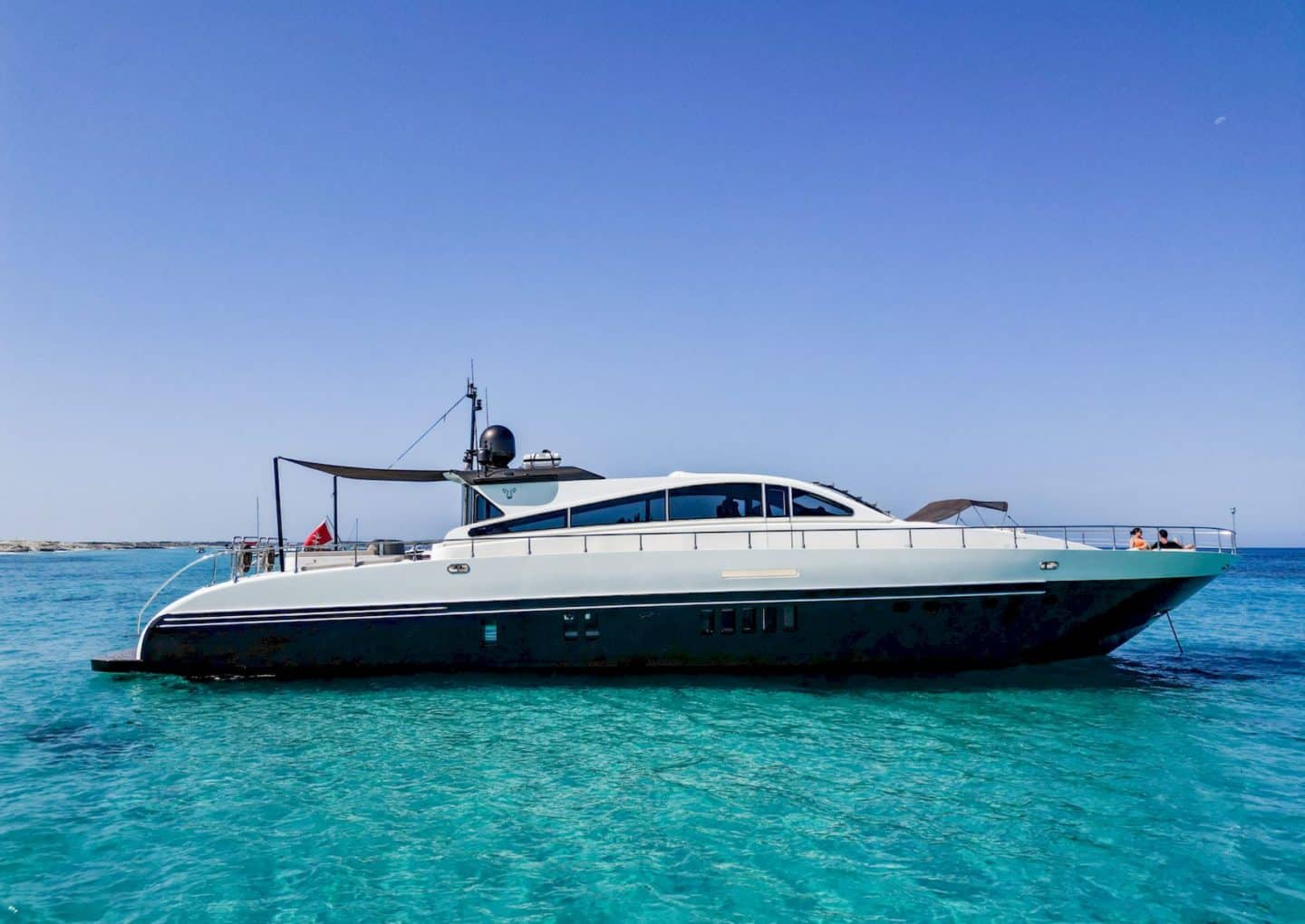 M/Y aYa one | Charter with Arthaud Yachting yacht-charter-m-y-aYa-one