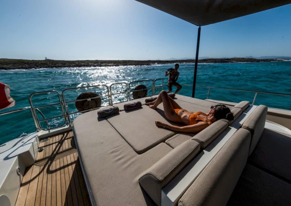 yacht-charter-m-y-aYa-one