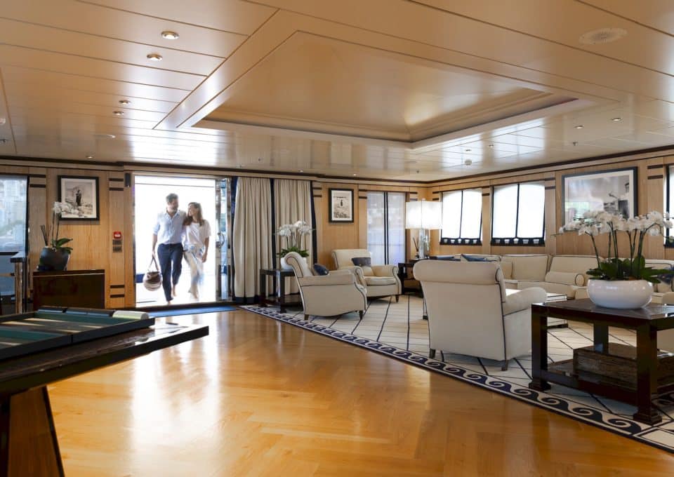 yacht-charter-m-y-force-blue