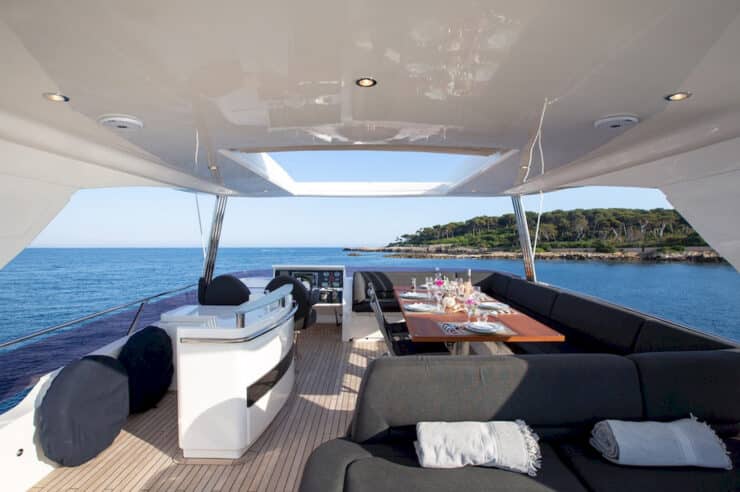yacht-charter-m-y-obsessio
