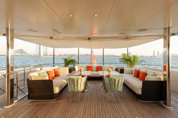 yacht-charter-m-y-rocket