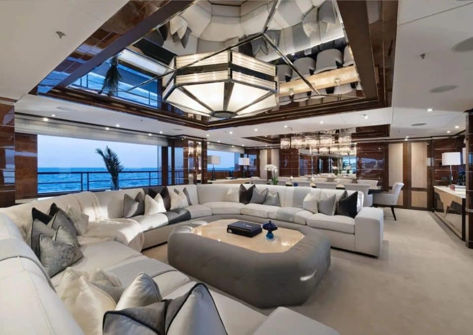 yacht-charter-m-y-soundwave