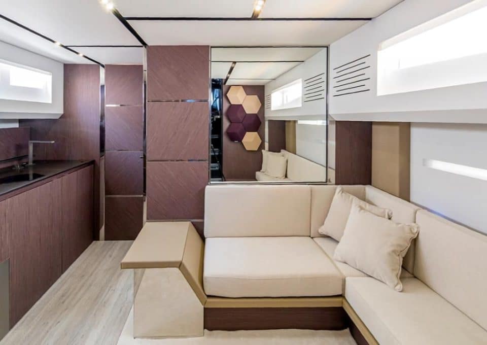 Yacht-charter-M-Y-EVO-R6