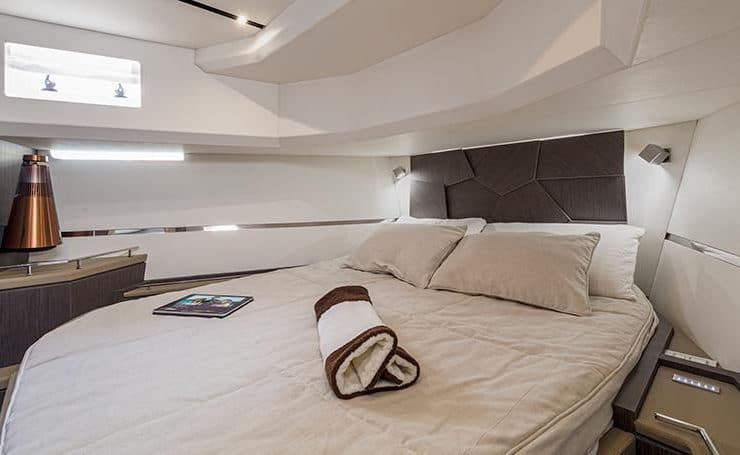 Yacht-charter-M-Y-EVO-R6