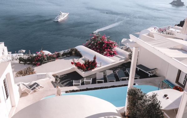 Santorini yacht charter | Charter with Arthaud Yachting