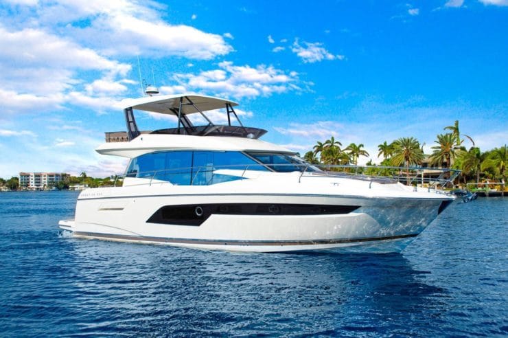 M/Y PRESTIGE 520 | Charter with Arthaud Yachting