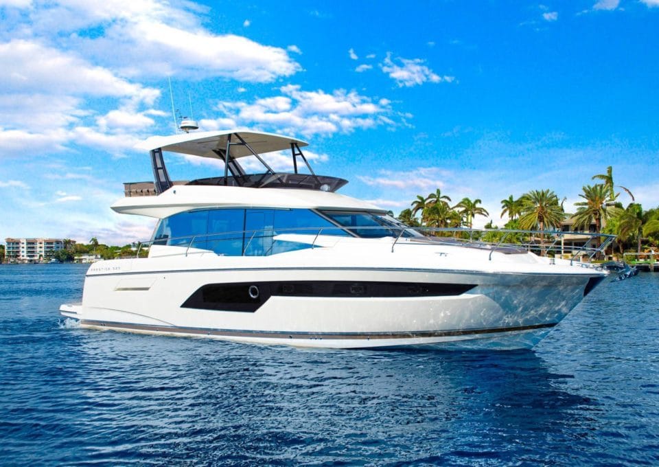 M/Y PRESTIGE 520 | Charter with Arthaud Yachting