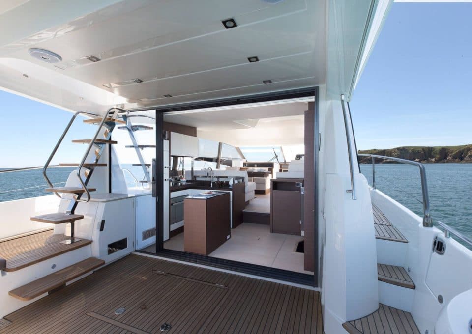 Yacht-charter-M-Y-PRESTIGE-520