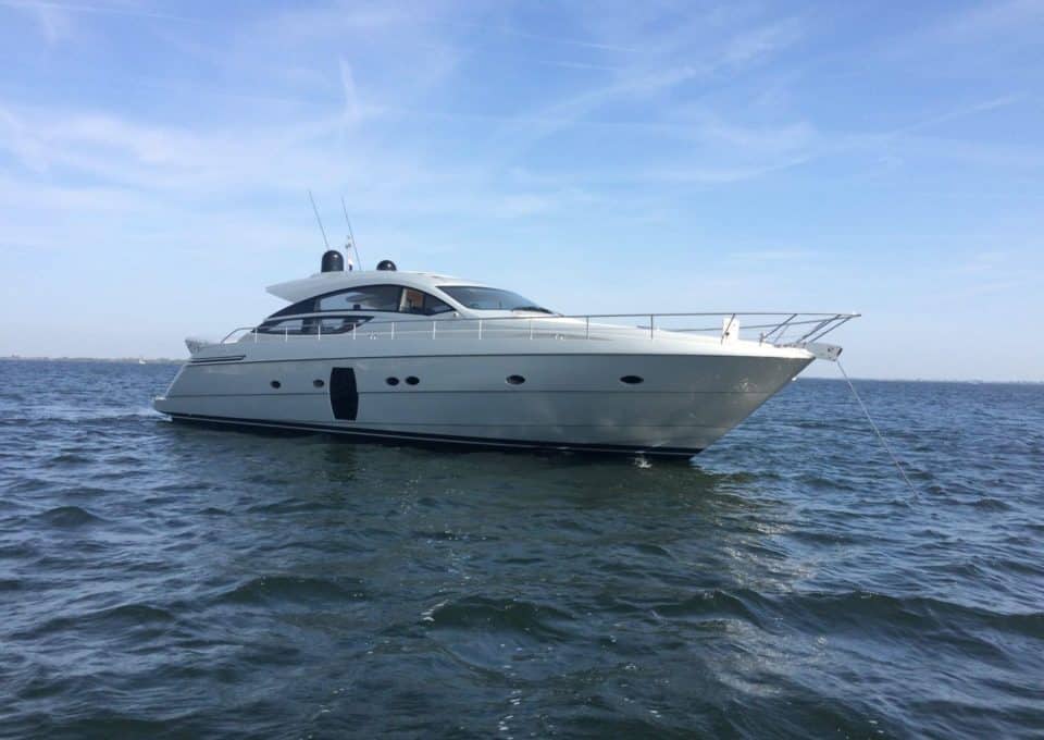 Yacht-charter-M-Y-SUMMERTIME-PERSHING-64_13