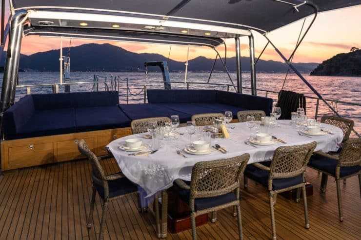 Yacht-charter-S-Y--VIVA-SHIRA_59