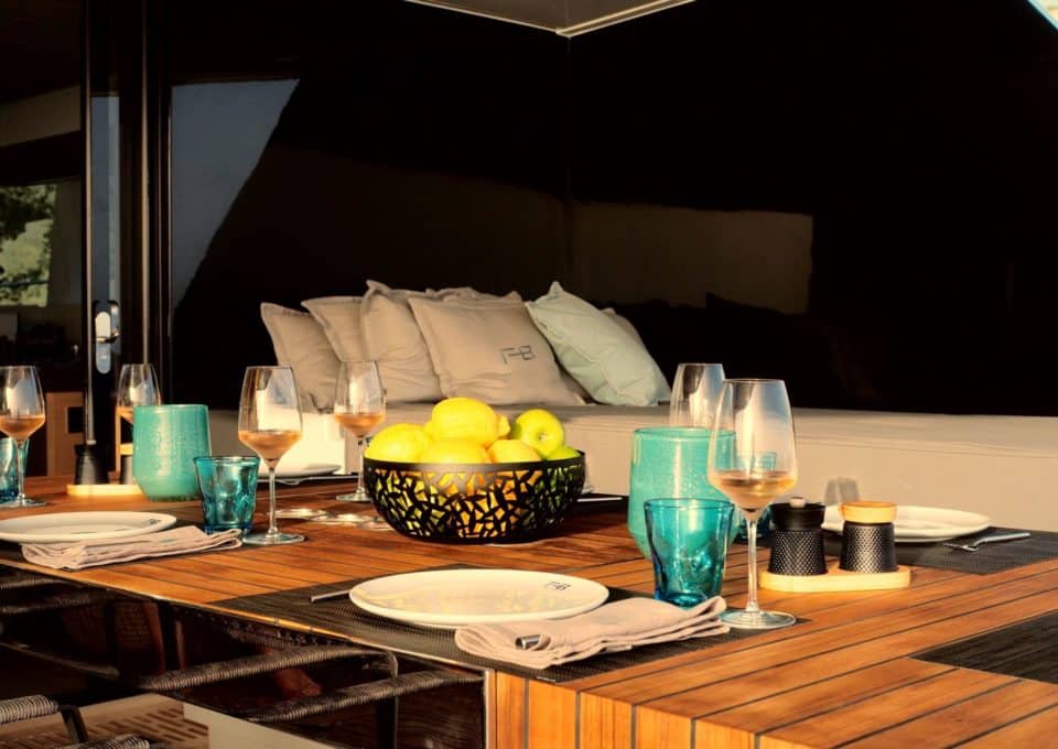 Yacht-charter-s-y-catamaran-calma