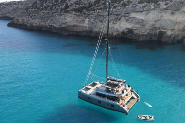 catamaran-charter-s-y-calma