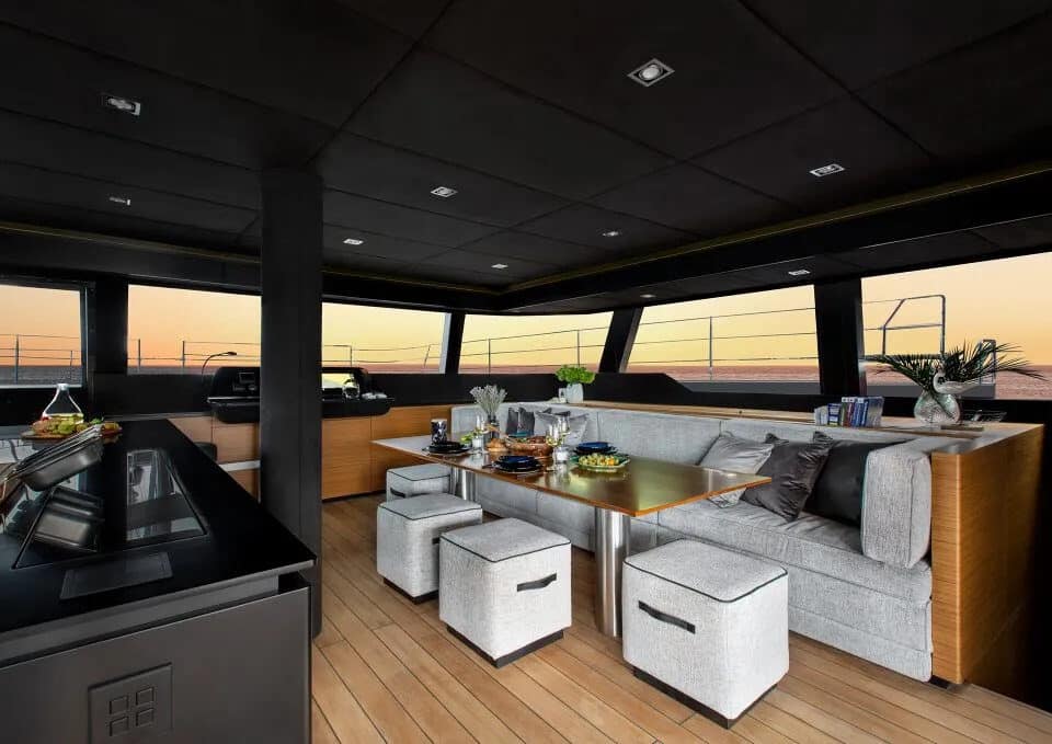 catamaran-charter-s-y-calma