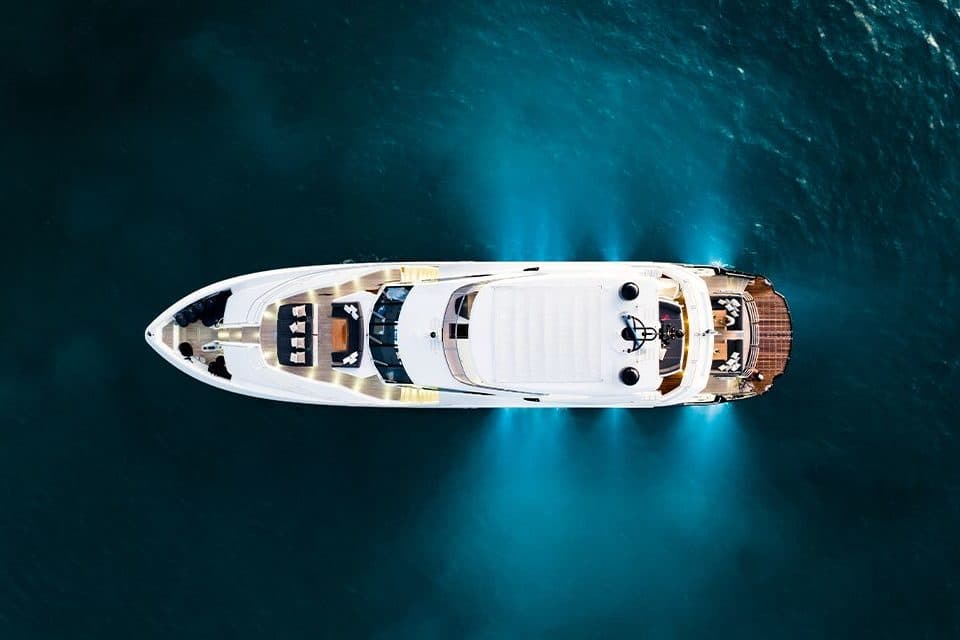 yacht-charter-m-y-evereast