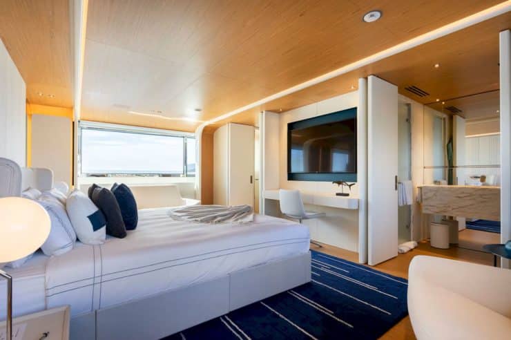 yacht-charter-m-y-eh2