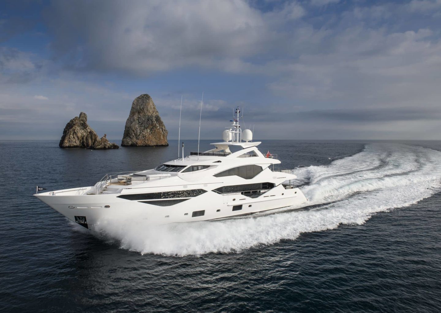 M/Y BERCO VOYAGER | Charter with Arthaud Yachting Yacht-charter-M-Y-BERCO-VOYAGER