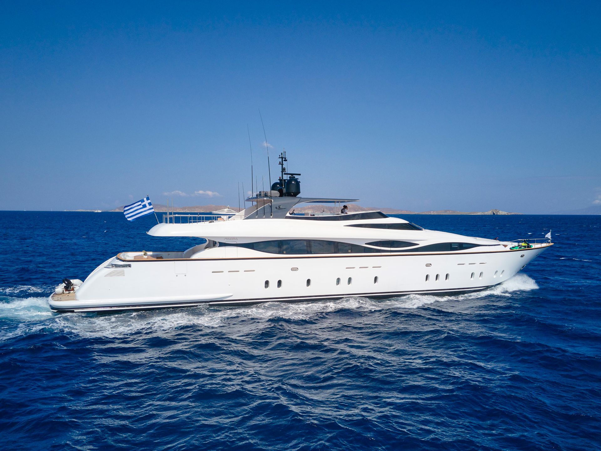 Yacht-charter-M-Y-WHITE-KNIGHT