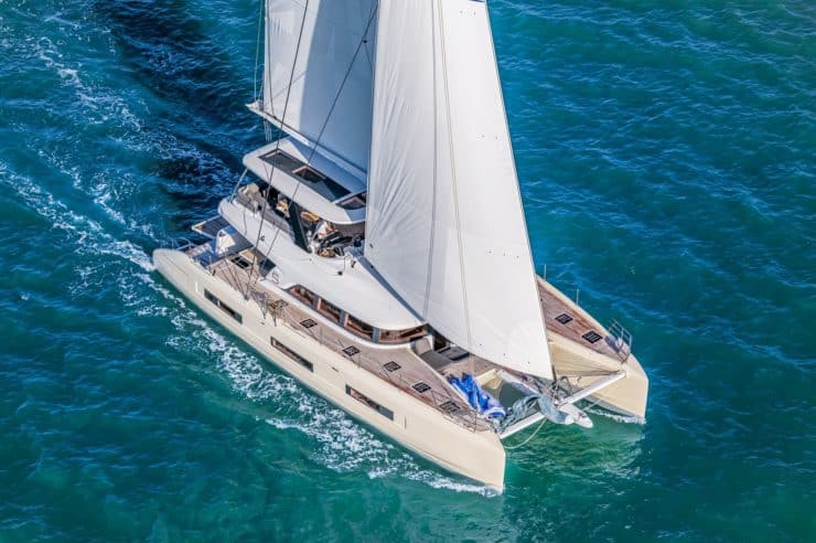 Yacht-charter-s-y-catamaran-daiquiri