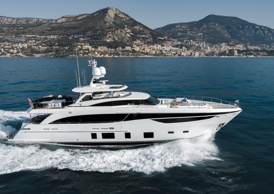 Yacht-charter-M-Y-RIVIERA-LIVING