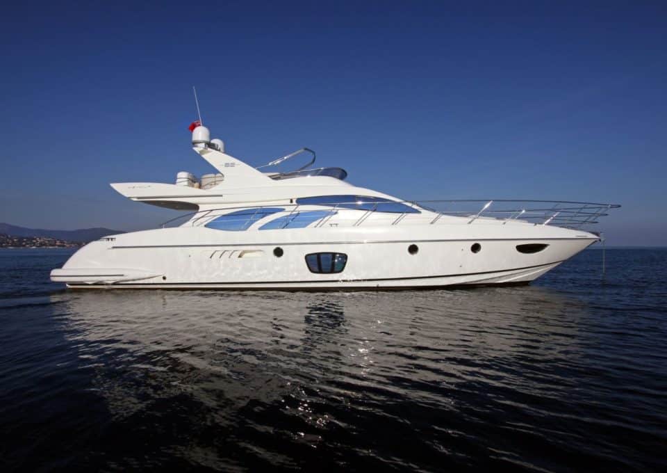 day-charter-rental-m-y-azimut-62-fly