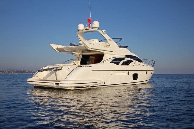 day-charter-rental-m-y-azimut-62-fly