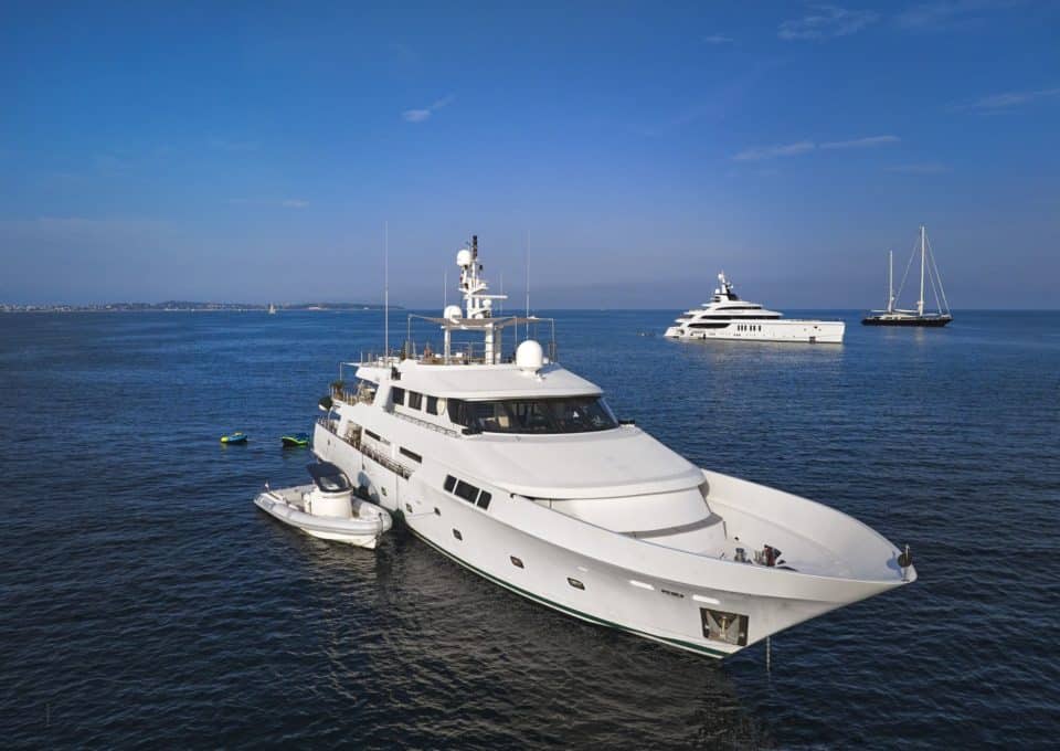 M/Y SENSEI | Charter with Arthaud Yachting