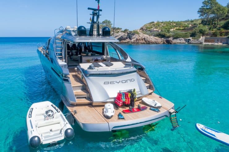 yacht-charter-m-y-beyond