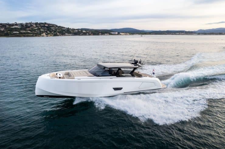 day-charter-rental-yacht-m-y-vanquish-58