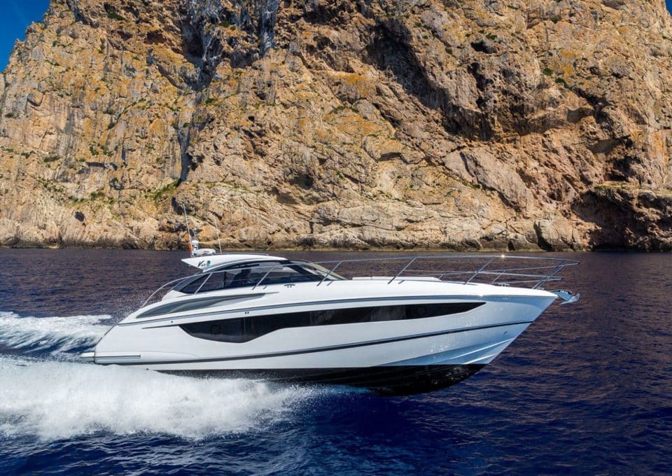 Yacht-charter- PRINCESS V40