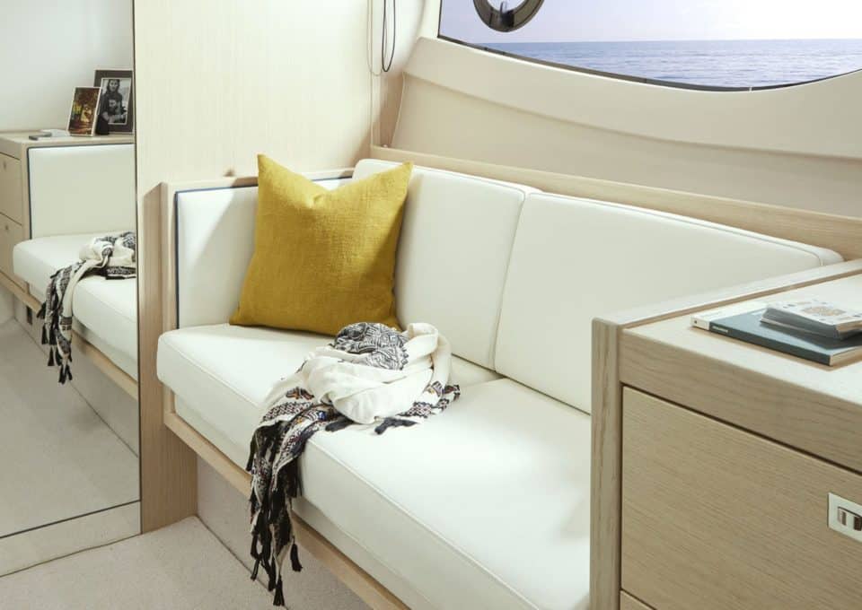 Yacht-charter- PRINCESS V40