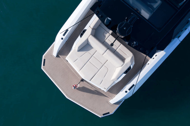 Yacht-charter- Vanquish 45 OPEN