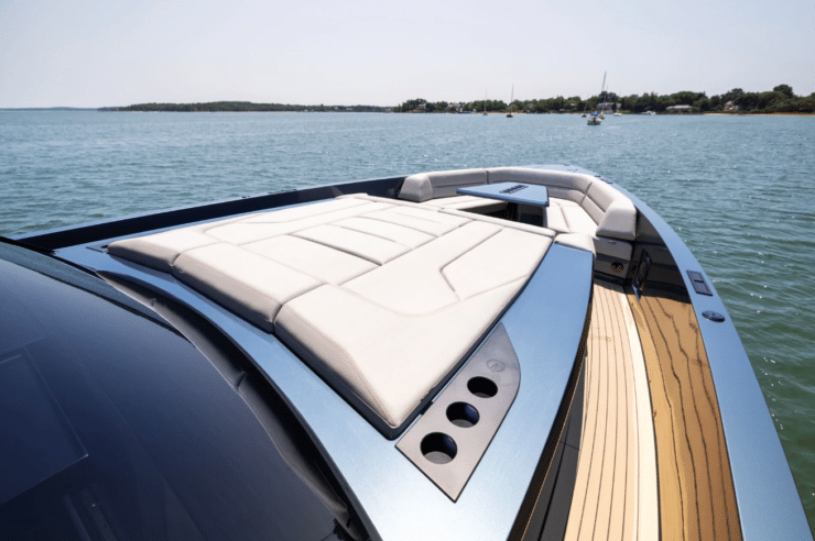 Yacht-charter- Vanquish 45 T top