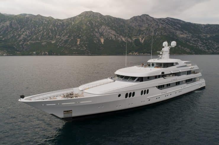 Yacht-charter-TRIDENT