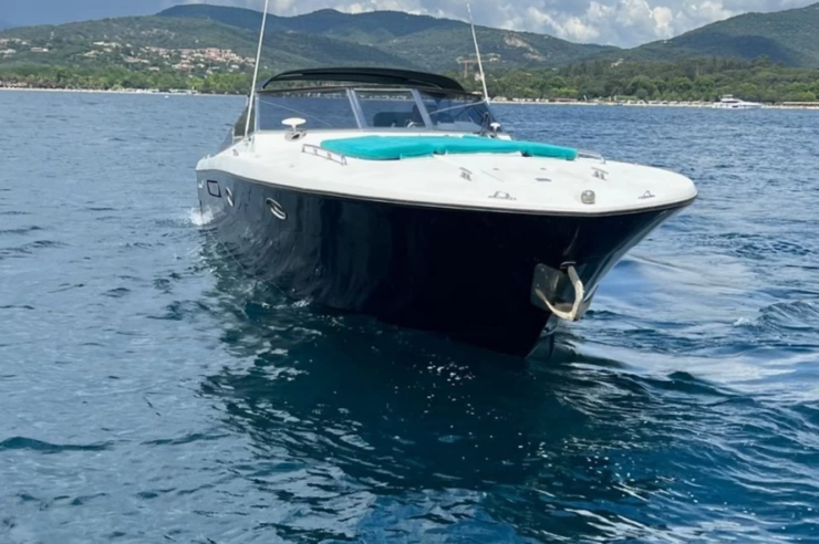 day-charter-rental-m-y-itama-38