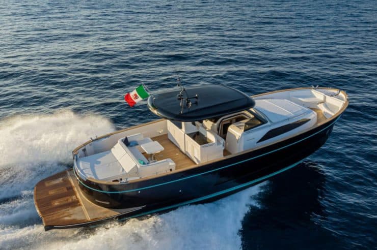 day-charter-rental-m-y-gozzo-45