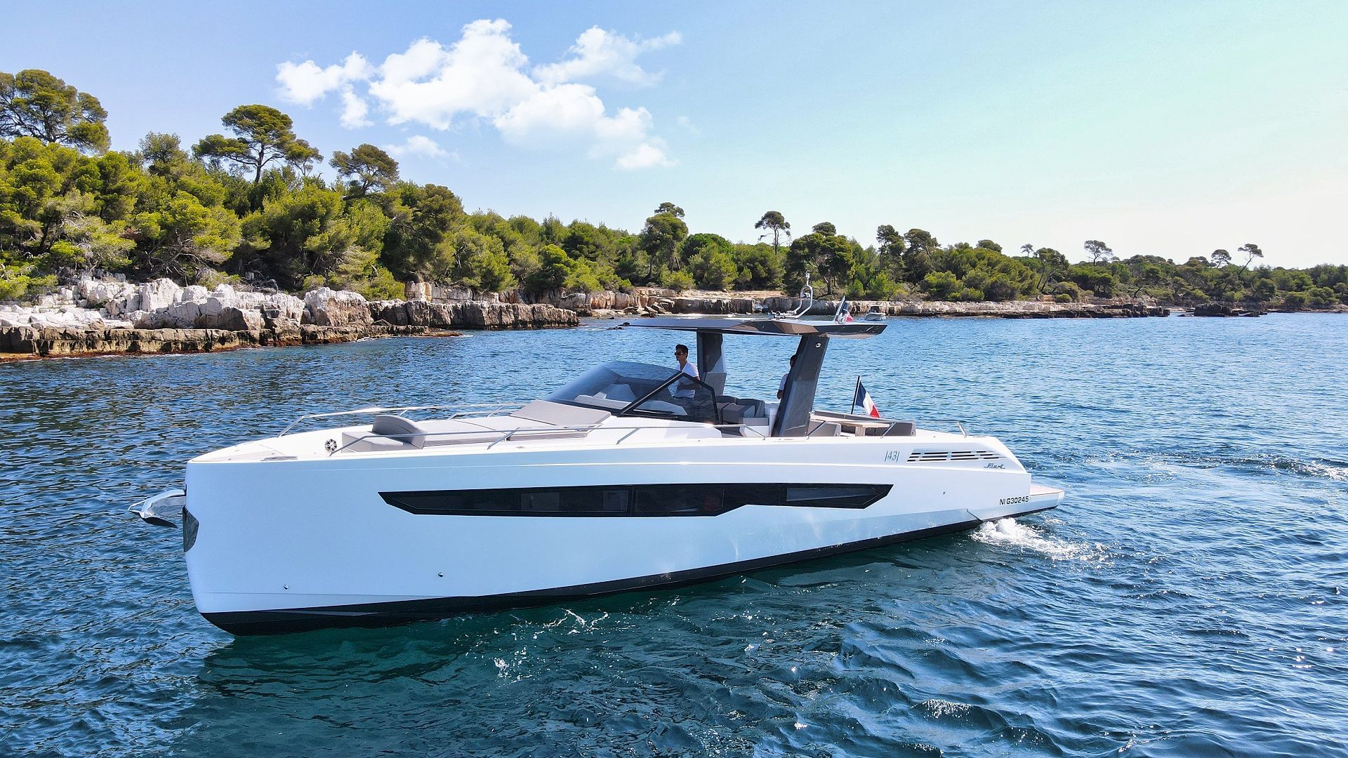 day-charter-rental-m-y-fiart-43