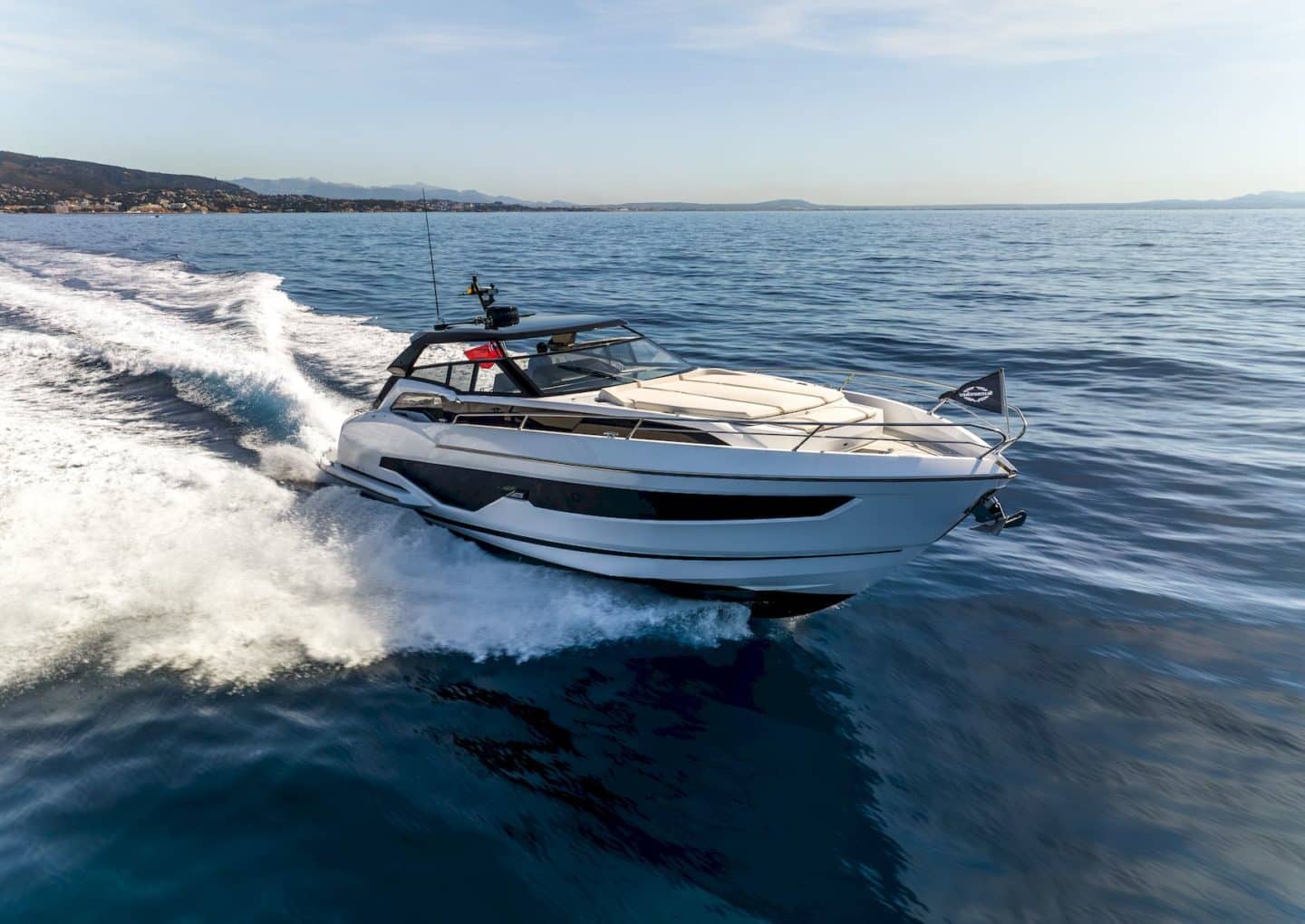 day-charter-yacht-rental-m-y-Sunseeker_Superhawk_55