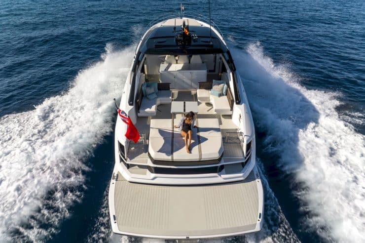 day-charter-yacht-rental-m-y-Sunseeker_Superhawk_55