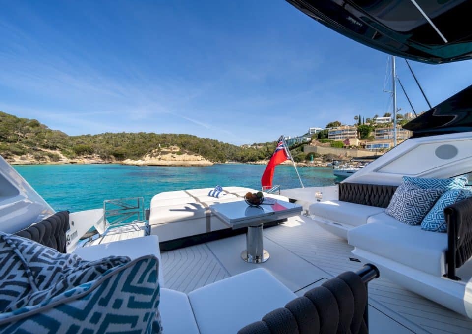 day-charter-yacht-rental-m-y-Sunseeker_Superhawk_55